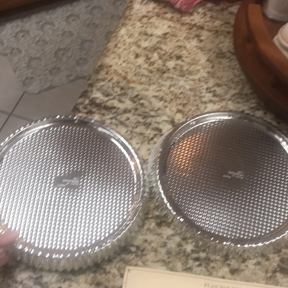 Pampered Chef  Bundle - Flan Pan 2 Piece Set, 2 Measure Cups & Fondue Set